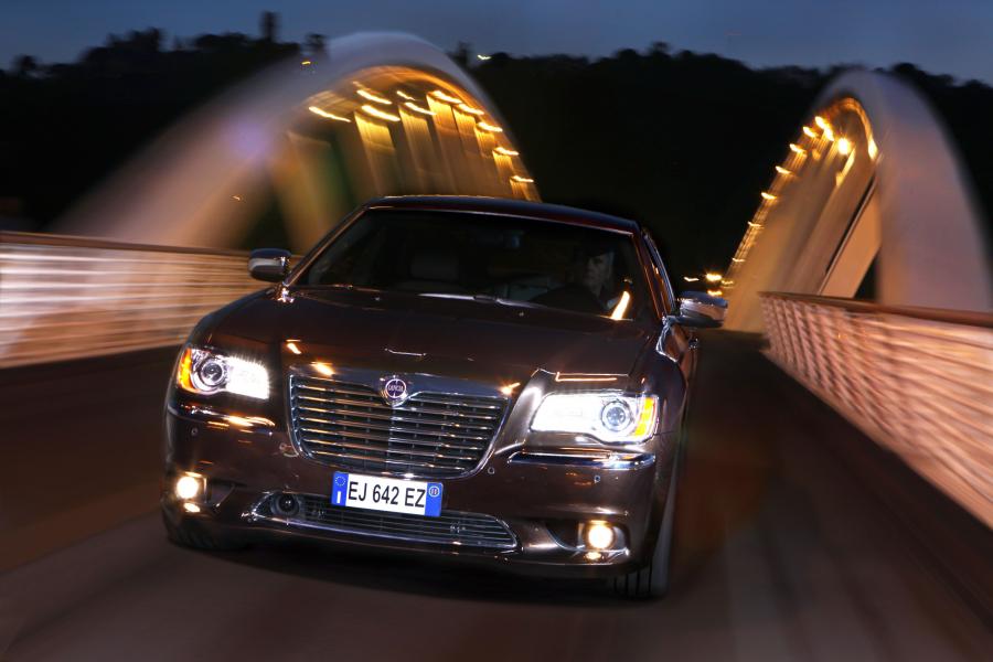  Lancia Thema 2011 года  (фото 50 из 77)
